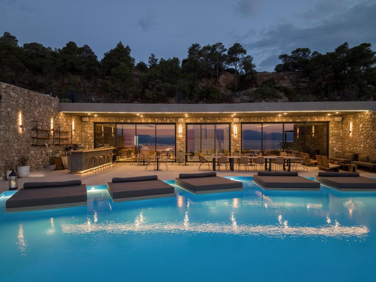 Hotel ​le Grand Bleu Derveni