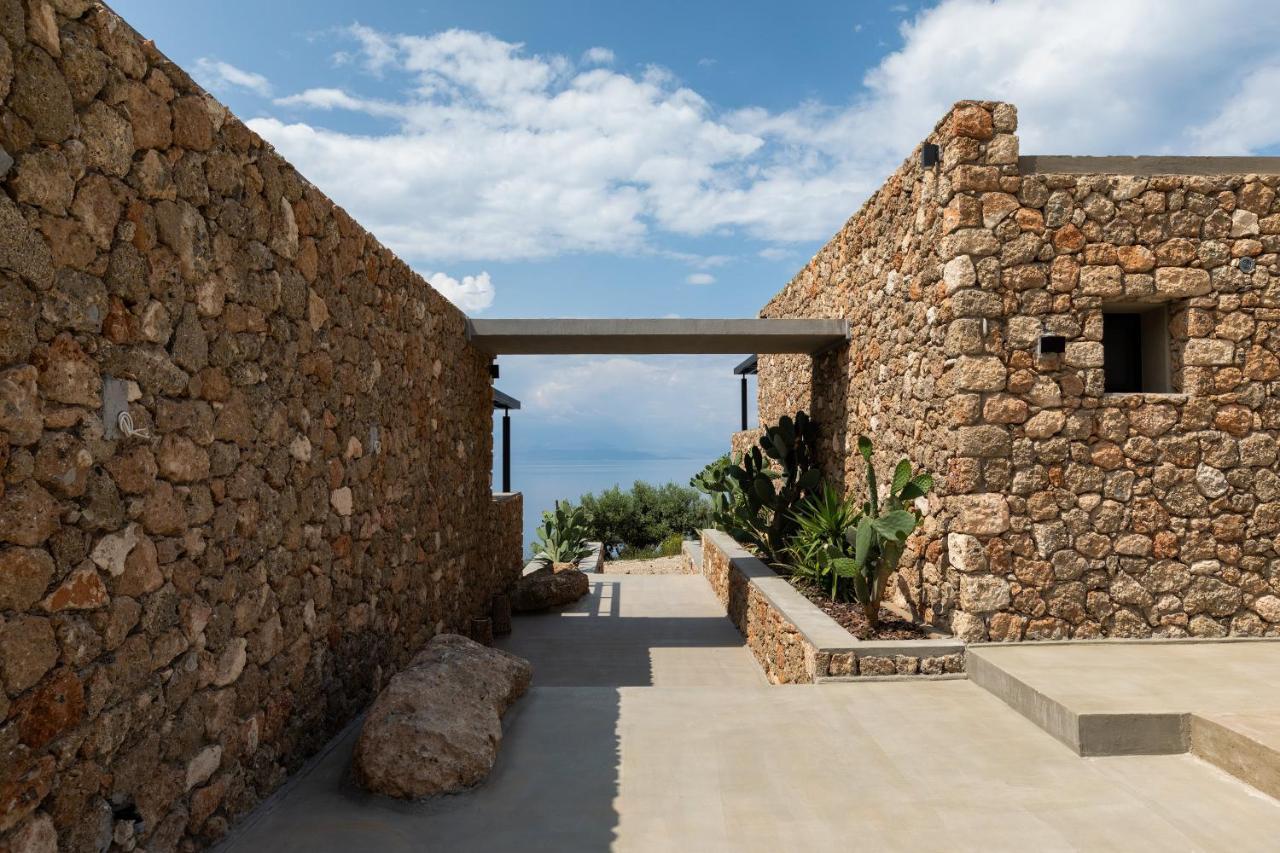 ​le Grand Bleu 5* Derveni