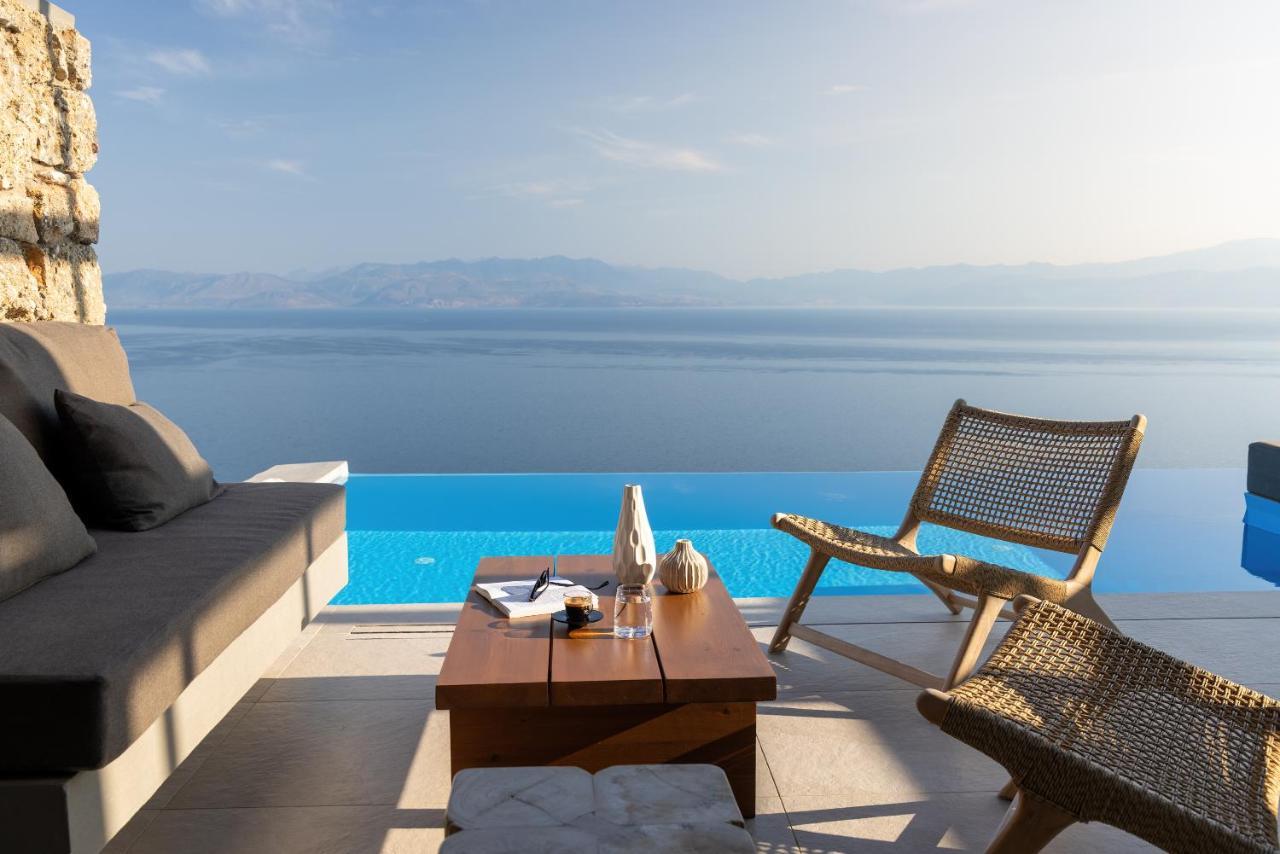 ​le Grand Bleu Δερβένι