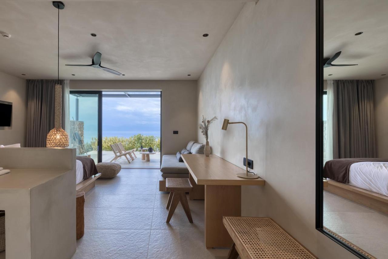 ​le Grand Bleu 5* Derveni